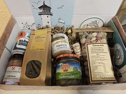 Cuxland Kiste mit Produkten aus dem Landkreis Cuxhaven